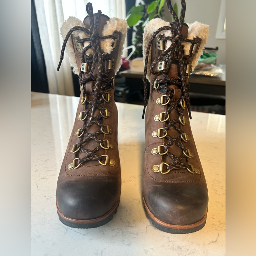 EUC Sorel Women's Conquest Tobacco Brown Lace-Up Wedge Boots w/ Shearling Lining - Picture 8 of 15